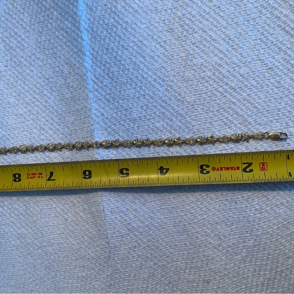 14k Yellow Gold Textured Starfish and Sand Dollar Bracelet - Picture 5 of 9
